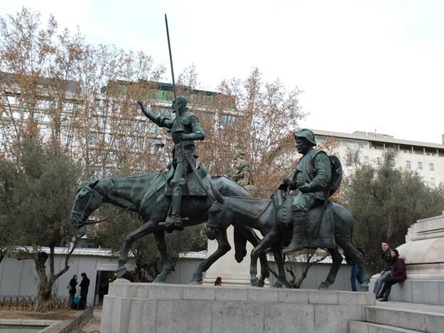 Temple of Debod and Madrid walking tour, Madrid, Spain – Community of Madrid – photo 2