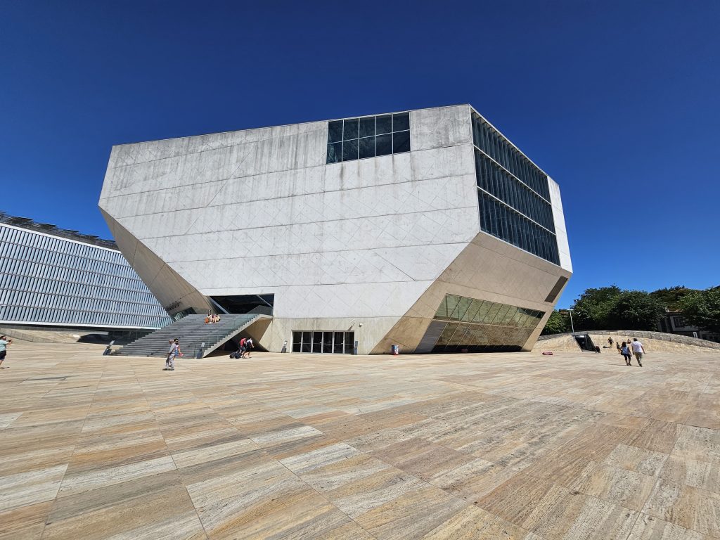 Hop on Hop off bus tour, Porto, Portugal – Rio Tinto – photo 1